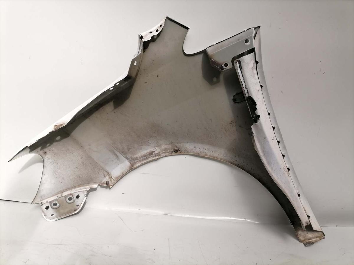 VW Caddy 3 2K original Kotfl&uuml;gel vorn rechts LB9A Candywei&szlig; Facelift Bj.2011